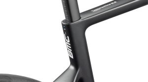 bmc-2027-teammachine-slr-two-road-bike-black-5_a0f64aef-b098-4bdf-b637-c59acd6251fc_1800x1 (4)