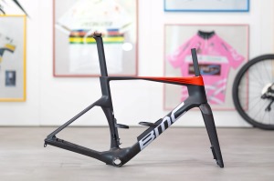 Rámová sada BMC Teammachine R 01 Carbon/White/Red vel. 54 Promo