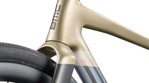 bmc-2027-kaius-01-three-gravel-bike-black-5_1800x1800 (4)