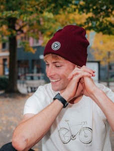 Logo_beanie_burgundy_4 (3)
