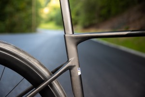 Silniční kolo SUPERIOR XR 9.7 GF Gloss Rainbow Black / Carbon 6 (6)