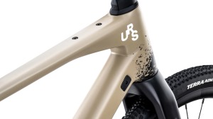 bmc-2027-urs-two-gravel-bike-sand-4_1800x1800 (1)