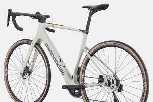 Silniční kolo CANNONDALE Synapse Carbon 4 Chalk (2)