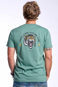 Crazy-tiger-Packshit-pine-green-studio-AK (4)