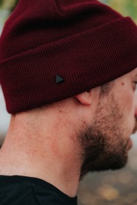 Logo_beanie_burgundy_3 (2)