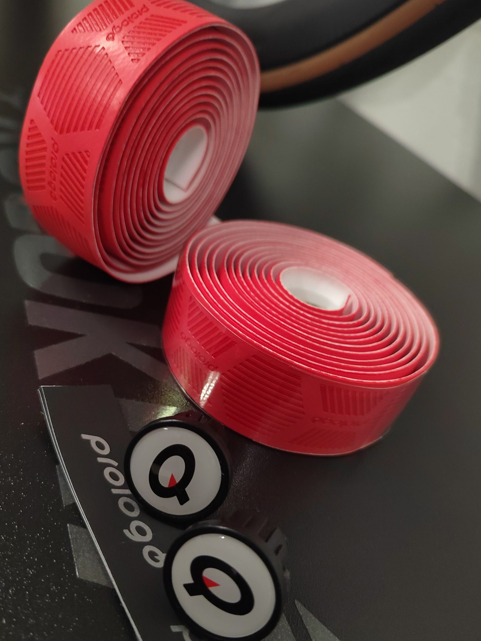 Bicycle handlebar grips & decor