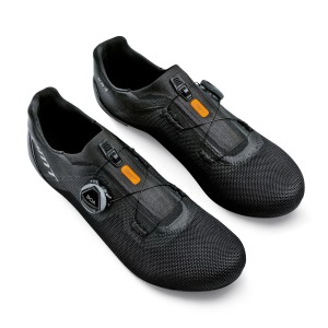 Tretry DMT KR4 Black/Black 1 (1)