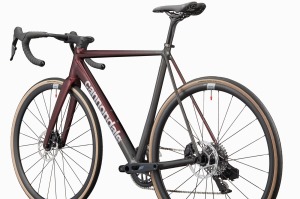 Silniční kolo CANNONDALE CAAD14 2 Cherry Lacquer (2)
